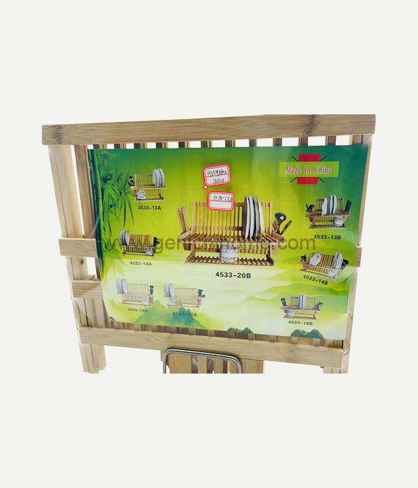 자연 컬러 보울과 젓가락이 있습니다