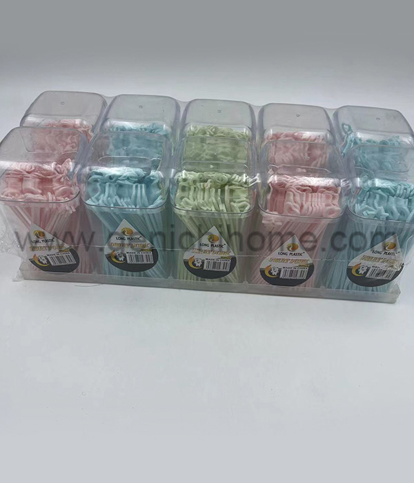 유색 플라스틱 과일 꼬치